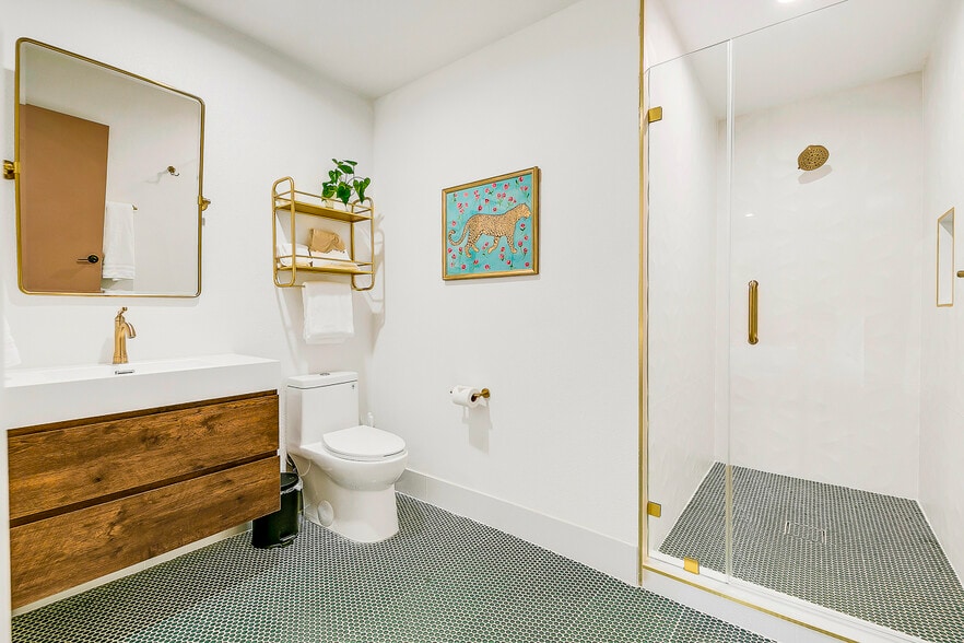 More Photos Of 1339 N Indian Canyon Dr, Palm Springs Hotel For Sale