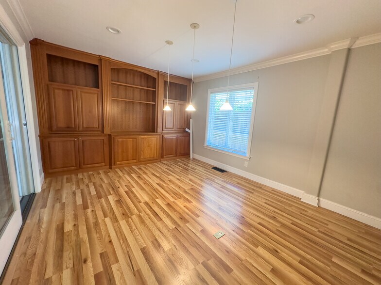 More Photos Of 579 E Campbell Ave, Campbell Office For Lease