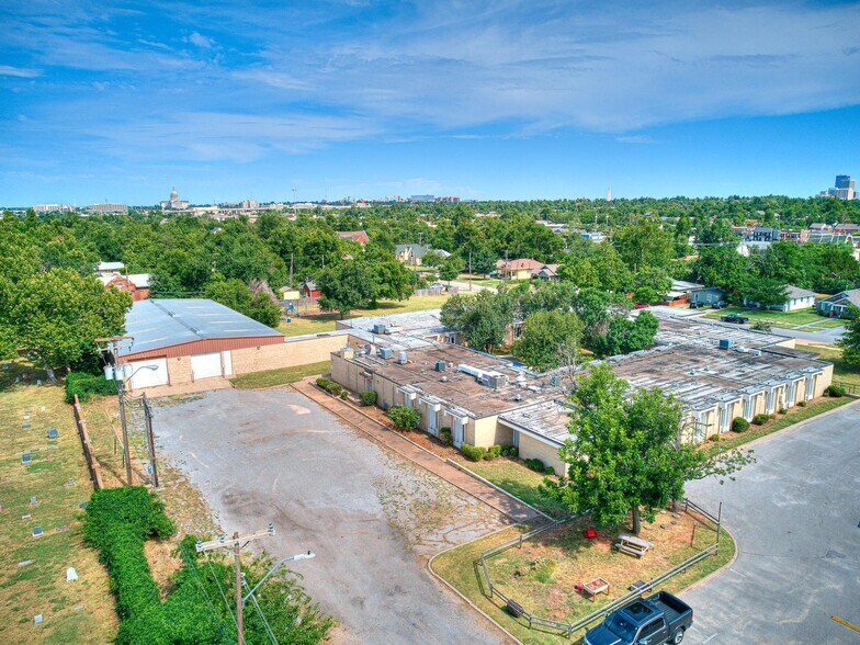 More Photos Of 901 NW 25th St, Oklahoma City Healthcare For Sale