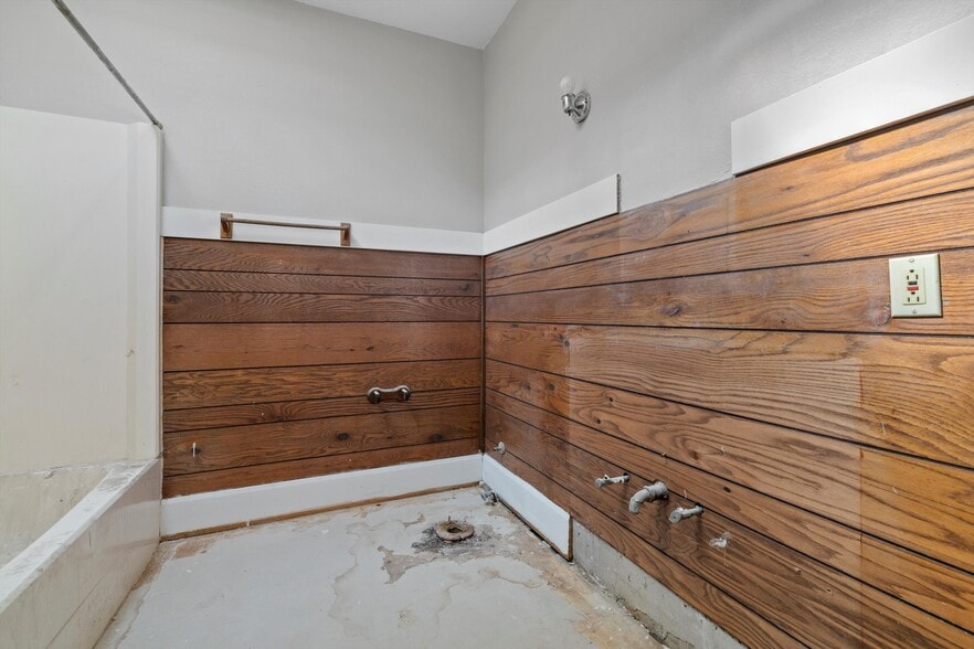 More Photos Of 1020 Main St, Union Grove Storefront Retail Residential For Sale