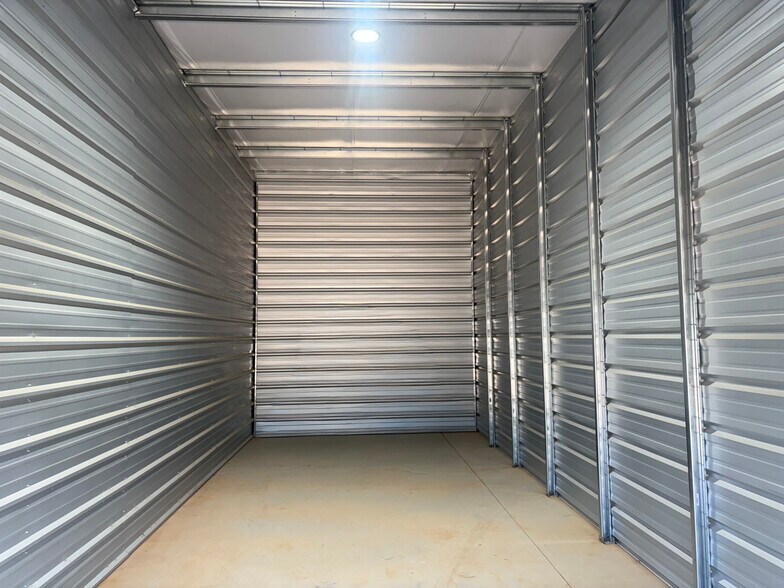 More Photos Of 7747 FM 897, Telephone Self Storage For Sale