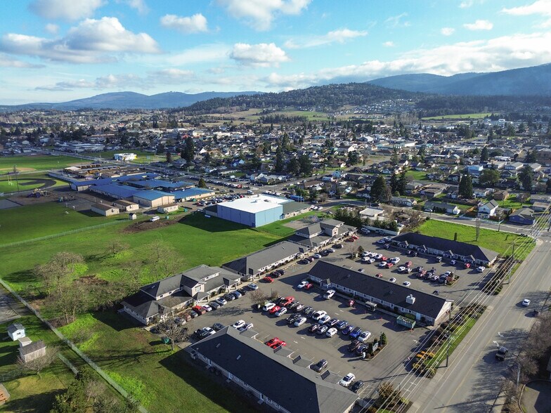 More Photos Of 542-544 N 5th Ave, Sequim Medical For Sale