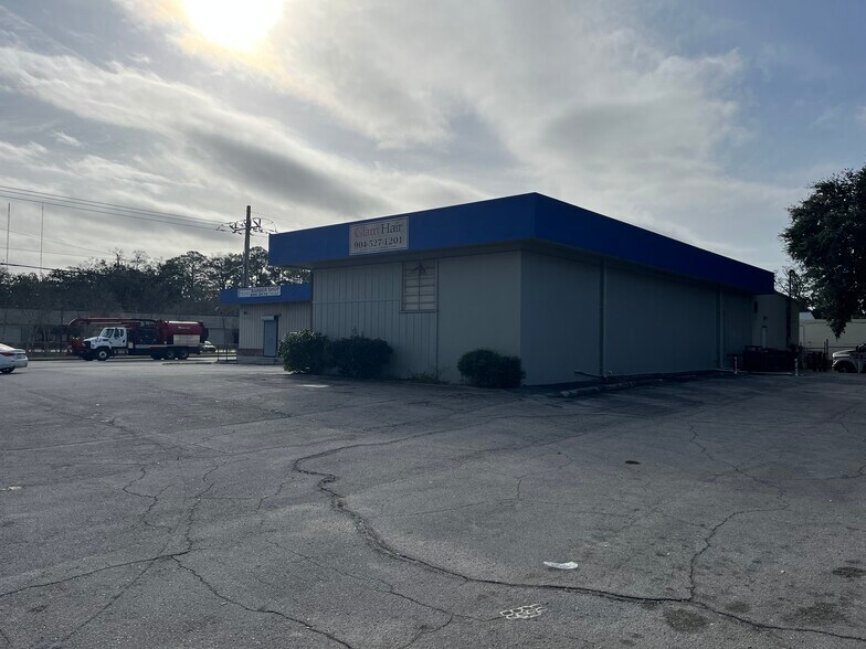 More Photos Of 1906 Parental Home Rd, Jacksonville Storefront For Sale