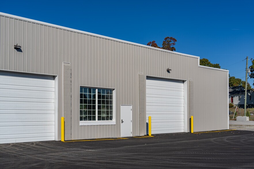 More Photos Of 1918 W Virginia Ave, Crewe Warehouse For Lease
