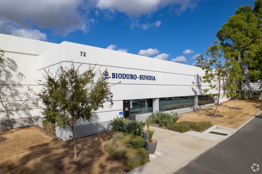 Primary Photo Of 72 Fairbanks, Irvine Manufacturing For Lease