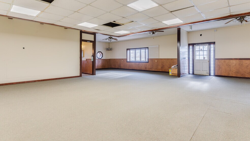 More Photos Of 11735 Hg Trueman Rd, Lusby Freestanding For Sale