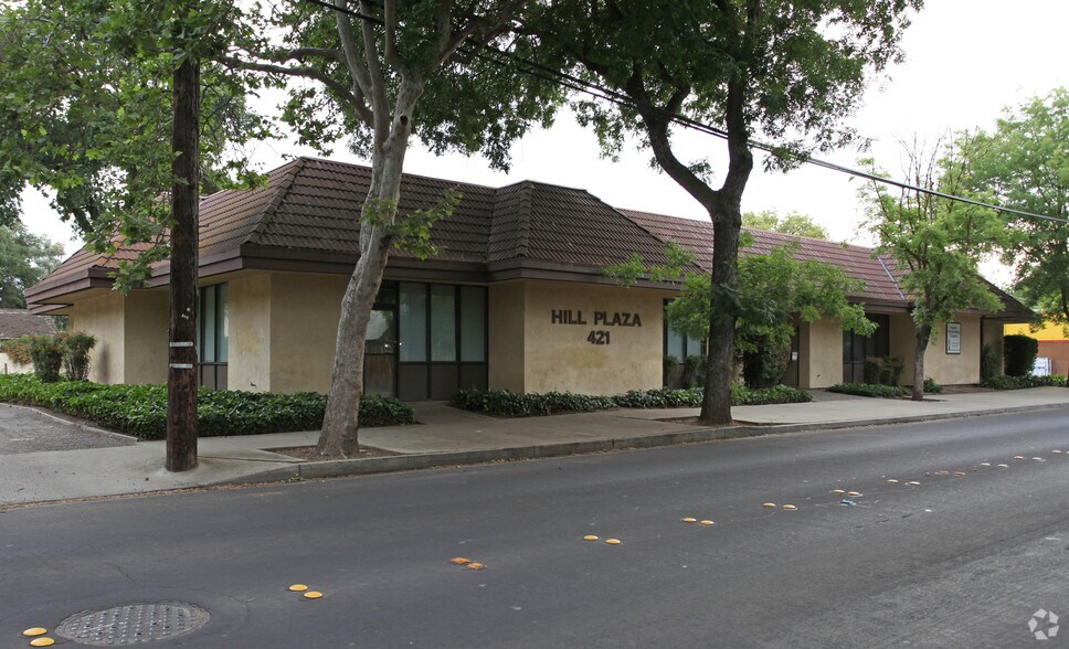 Primary Photo Of 421 E Morris Ave, Modesto Office Residential For Lease