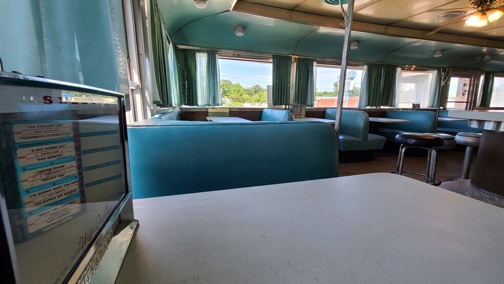 More Photos Of 9955 Warwick Blvd, Newport News Restaurant For Sale