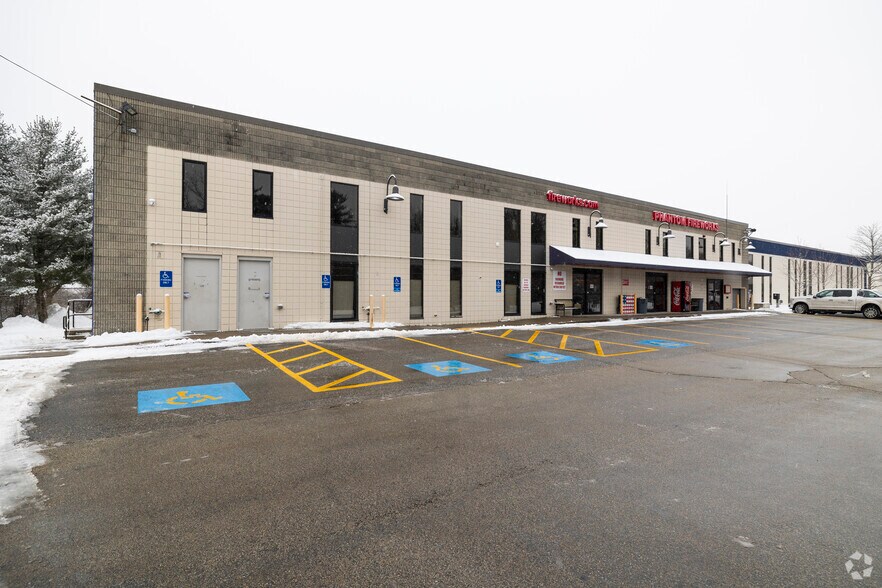 More Photos Of 15 Londonderry Rd, Londonderry Flex For Lease