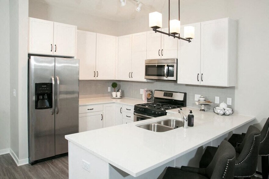 More Photos Of 1700 Plymouth Rd, Minnetonka Apartments For Lease