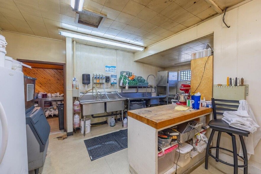 More Photos Of 3030 Oregon Ave, Bandon Restaurant For Sale