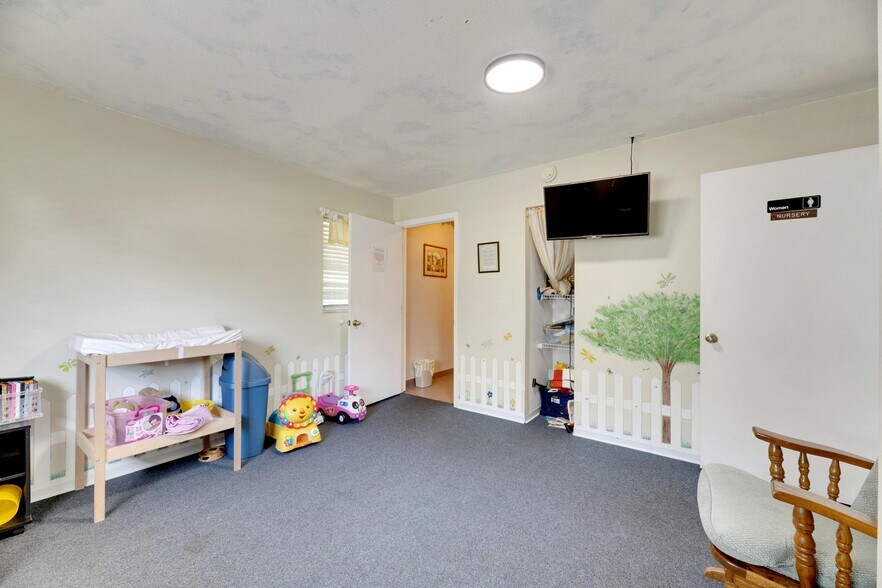 More Photos Of 3001 S Kings Ave, Brandon Religious Facility For Sale