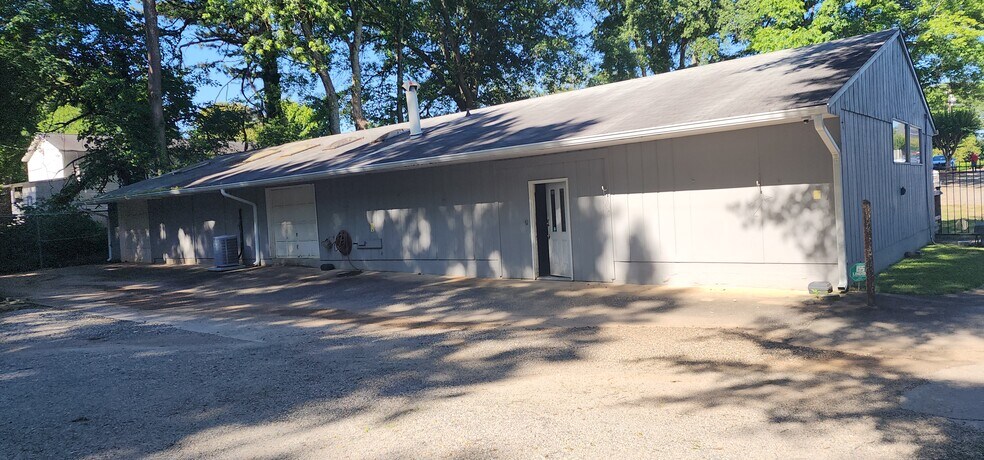 Primary Photo Of 1233 Canton St, Roswell Office Residential For Lease