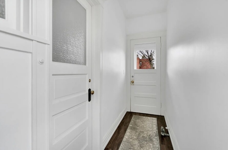 More Photos Of 711 W Hillgrove Ave, La Grange Storefront Retail Residential For Sale