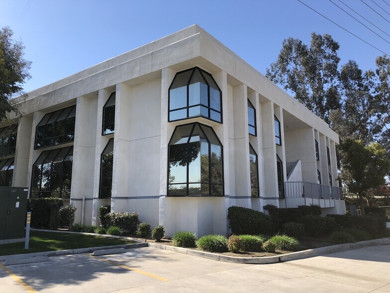 More Photos Of 1701 Westwind Dr, Bakersfield Office For Lease