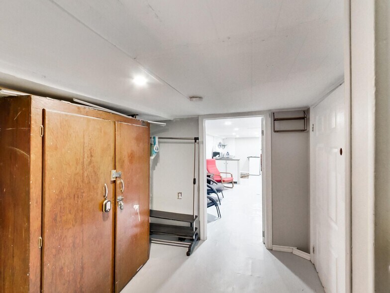 More Photos Of 44 Francis St, Hamilton Flex For Sale