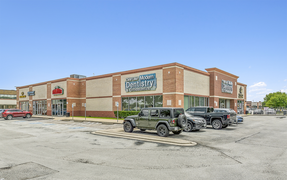 More Photos Of 16811 El Camino Real, Houston Unknown For Lease