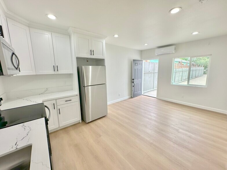 More Photos Of 10720 Charnock Rd, Los Angeles Multifamily For Sale
