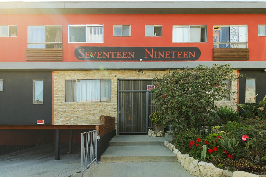 More Photos Of 1719 N Wilton Pl, Los Angeles Apartments For Sale