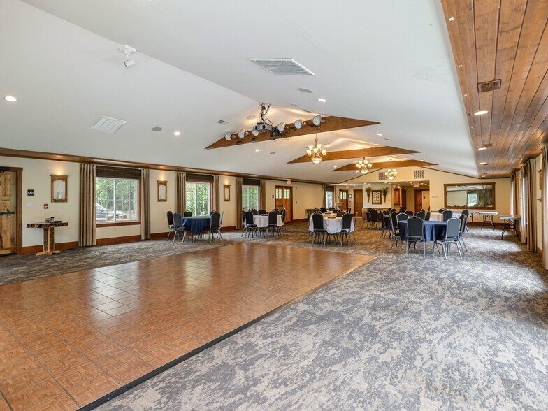 More Photos Of 8826 Boylston Hwy, Mills River Flex For Sale