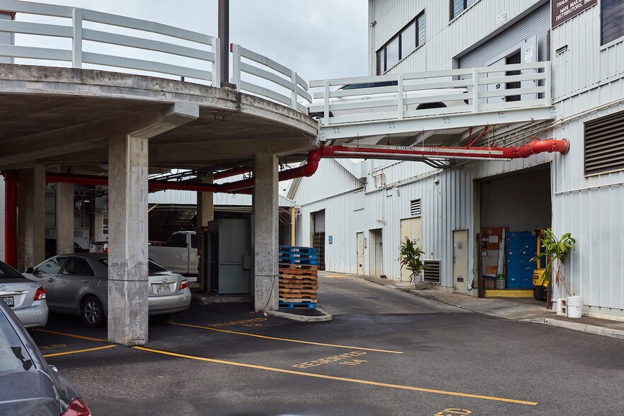 More Photos Of 501 Sumner St, Honolulu Warehouse For Lease