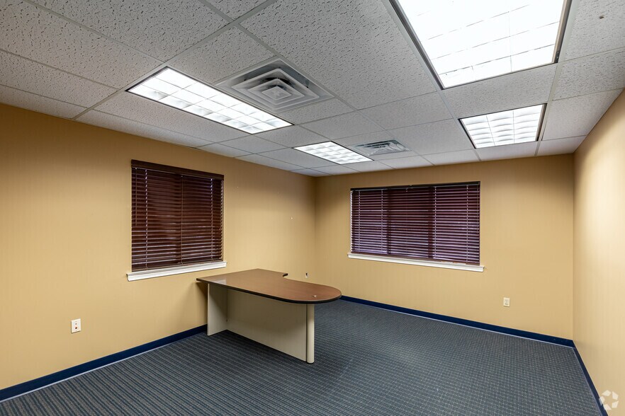 More Photos Of 2 Forest Park Dr, Farmington Unknown For Sale