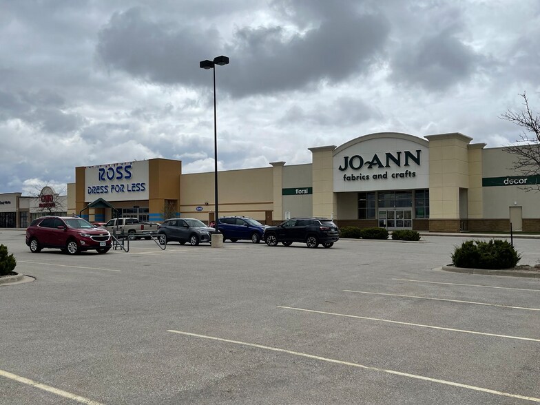 More Photos Of , Mason City General Retail For Sale