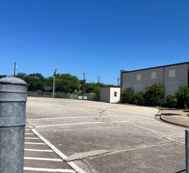 More Photos Of 700 Bennett St, Cedar Hill Schools For Sale