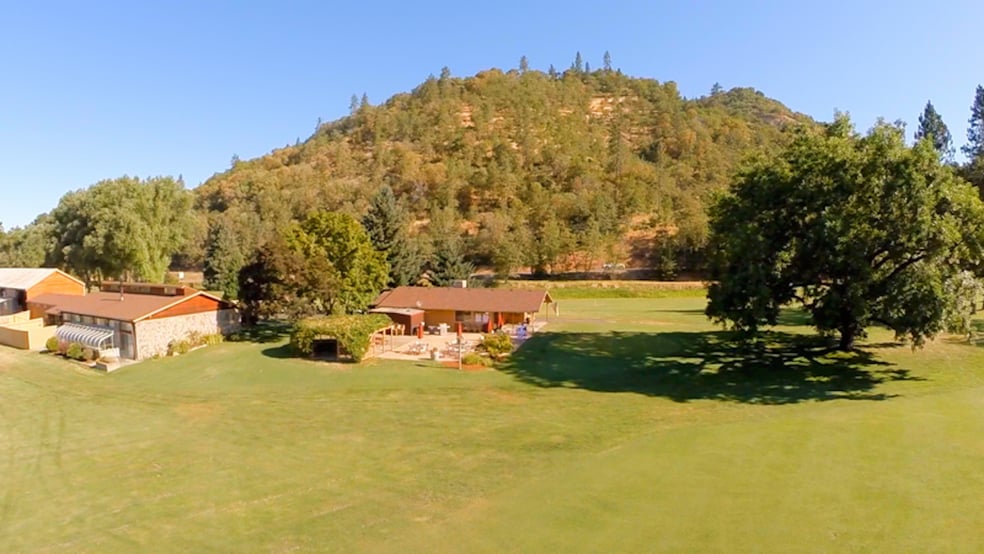 More Photos Of 7350 New Hope Rd, Grants Pass Golf Course Driving Range For Sale