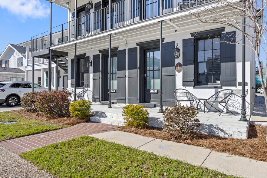 More Photos Of 782 Water St, Biloxi Office For Sale