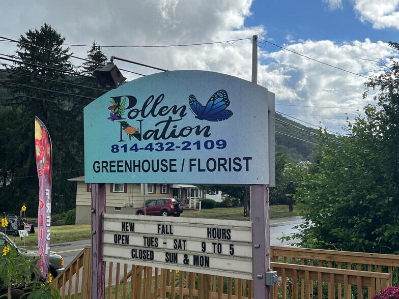 More Photos Of 213 Missouri St., Franklin Garden Center For Sale