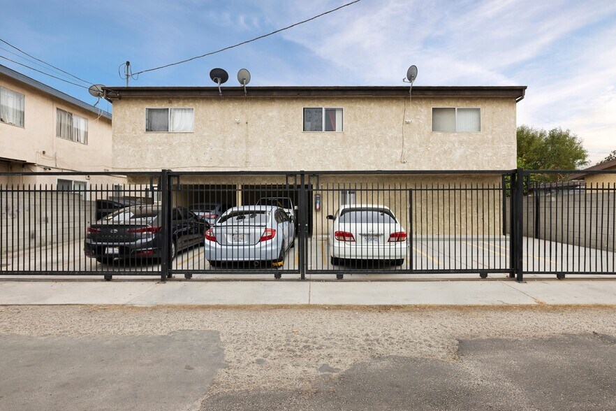 More Photos Of 14245 Roscoe Blvd, Van Nuys Apartments For Sale