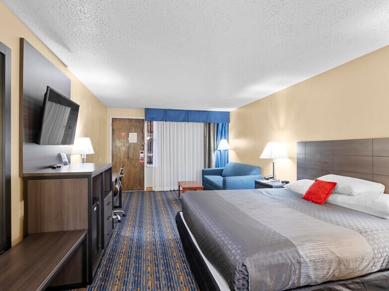 More Photos Of 850 S Bluff St, St George Hotel For Sale