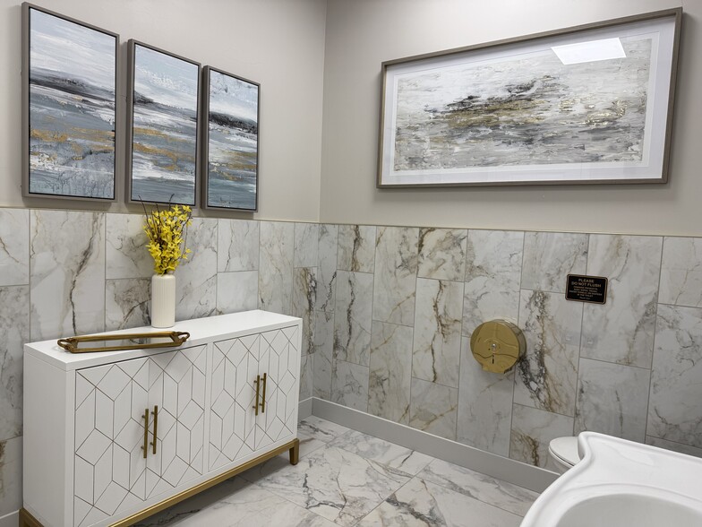 More Photos Of 1004 Fifth Ave, Coraopolis Storefront For Lease