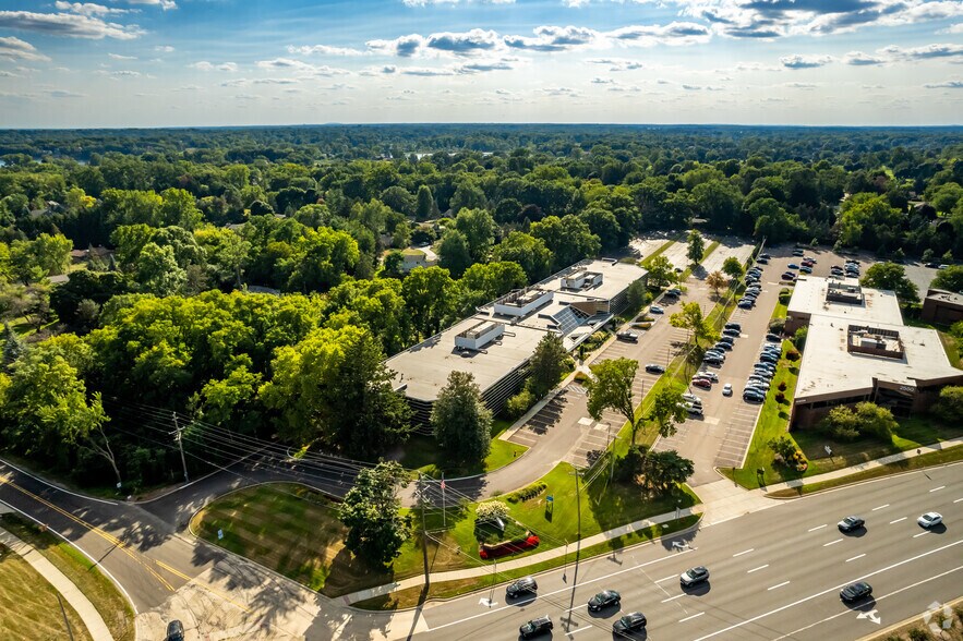 More Photos Of 2600 S Telegraph Rd, Bloomfield Hills Office For Lease