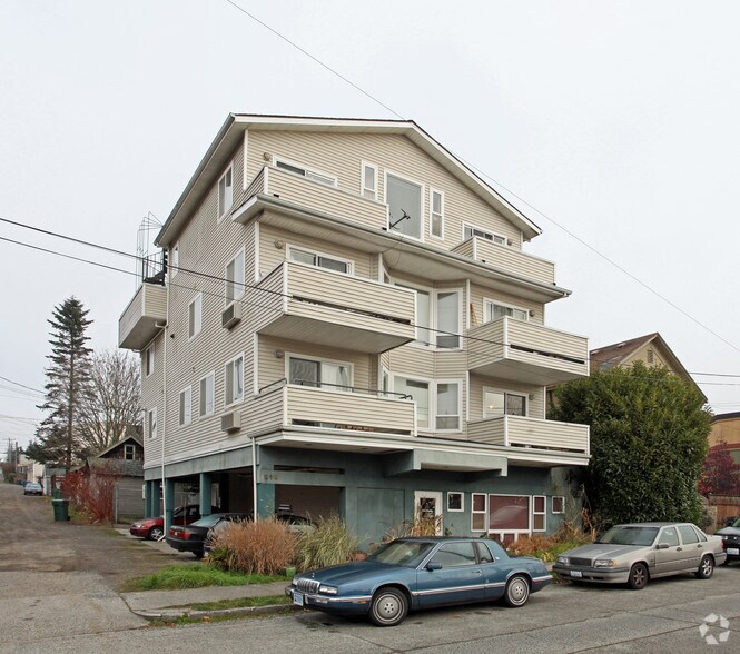 Primary Photo Of 816 N 38th St, Seattle Apartments For Sale
