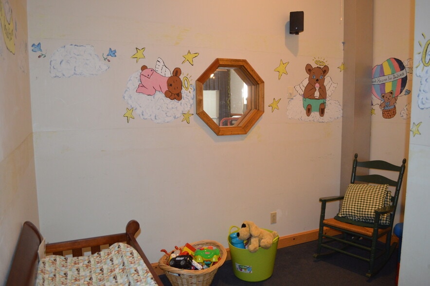 More Photos Of 857 Goshen Hill Rd, Lebanon Flex For Sale