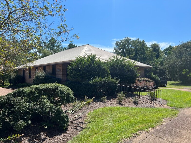 More Photos Of 2680 River Ridge Dr, Jackson Medical For Sale