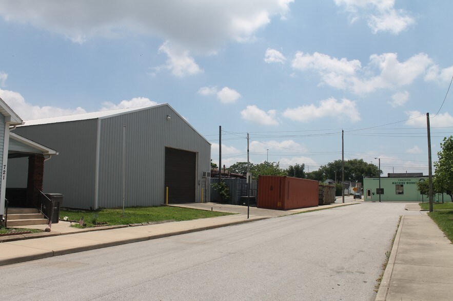 More Photos Of 412 W McCarty St, Indianapolis Industrial For Sale