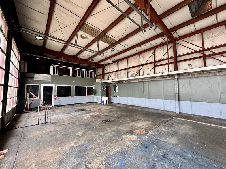 More Photos Of 524 Mason Ave, Daytona Beach Auto Repair For Sale