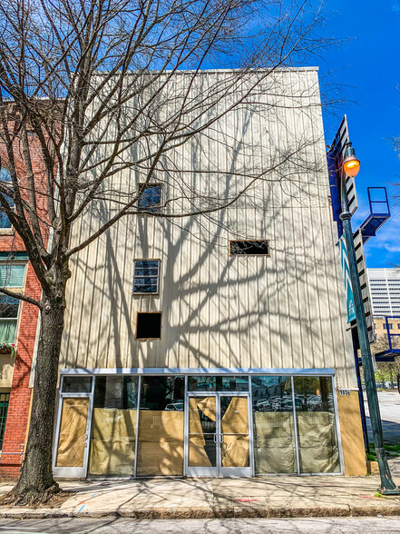 Primary Photo Of 165 Peachtree St SW, Atlanta Storefront Retail Office For Sale