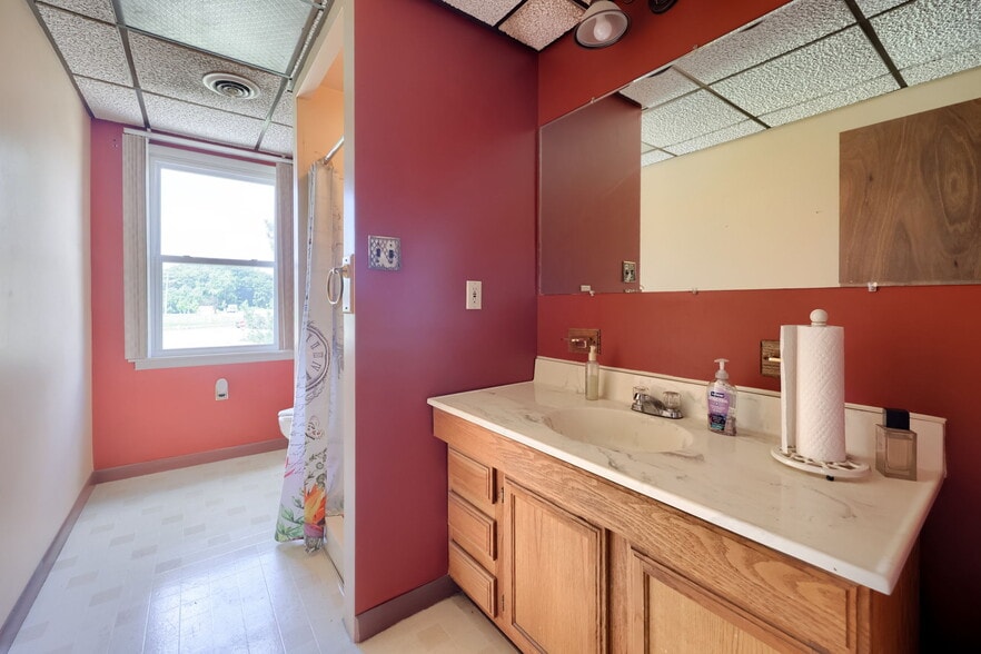 More Photos Of 1475 Carlisle Rd, York General Retail For Sale