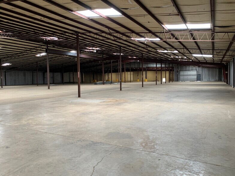 More Photos Of 601-605 N Tn-70, Rogersville Warehouse For Lease