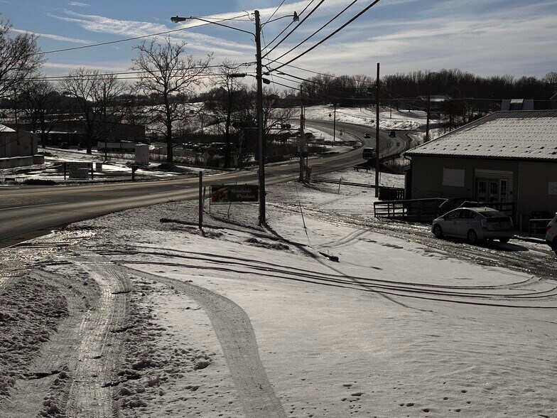 More Photos Of 522A S Main St, Broadway Flex For Sale