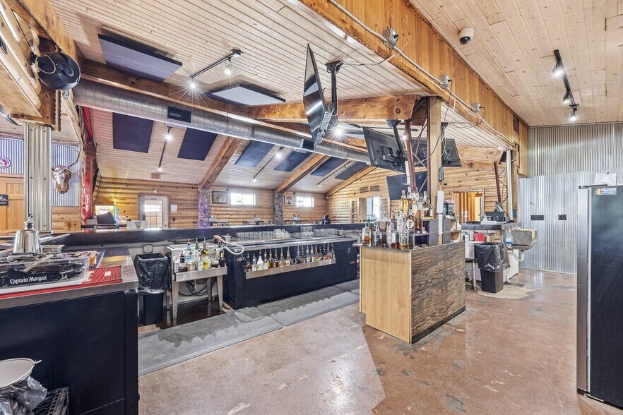 More Photos Of 511 Fergus Ave, Erhard Restaurant For Sale