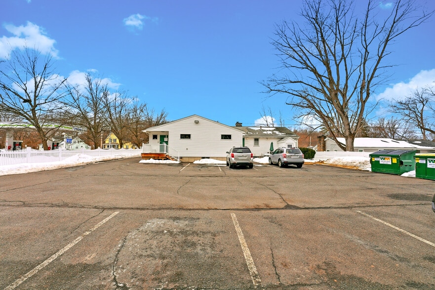 More Photos Of 511 Newton St, South Hadley Medical For Sale