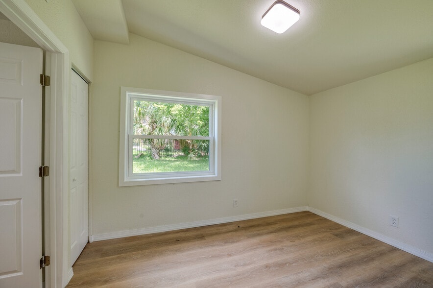 More Photos Of 259 Jefferson St, Daytona Beach Multifamily For Sale