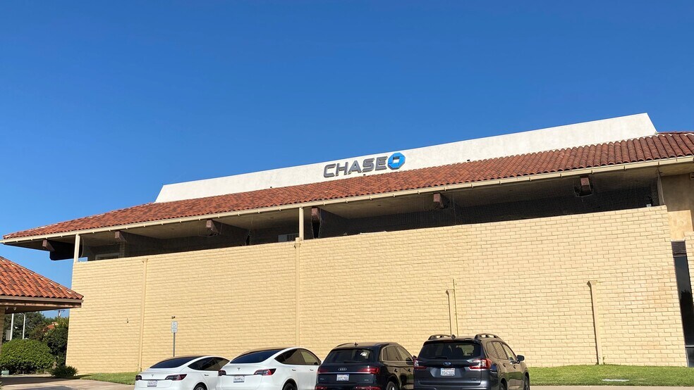 More Photos Of 110-120 W Las Tunas Dr, San Gabriel Bank For Lease
