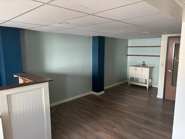 More Photos Of 2018 S Cedar St, Holt Storefront Retail Office For Lease