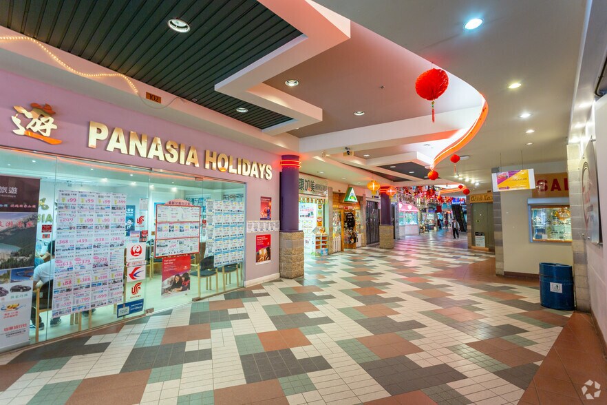 More Photos Of 328 Centre St SE, Calgary Storefront For Sale